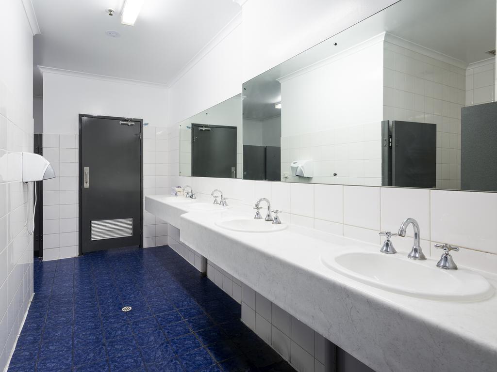 Blue Galah International Backpackers Hostel Adelaide Exterior photo