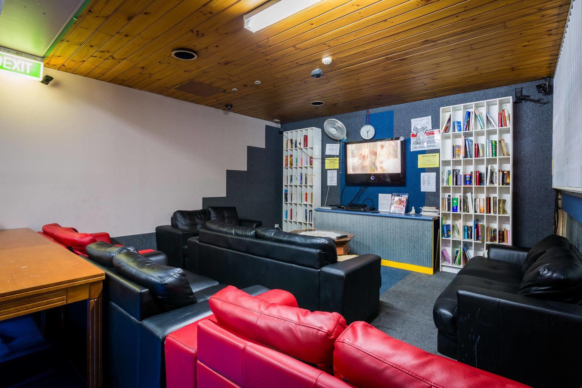 Blue Galah International Backpackers Hostel Adelaide Exterior photo